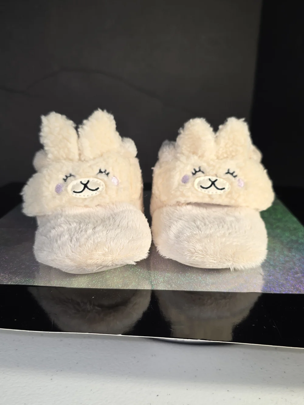 UGG Bixbee Llama Stuffie Unisex Plush Soft Slippers Booties Baby Sz 4/5 Natural